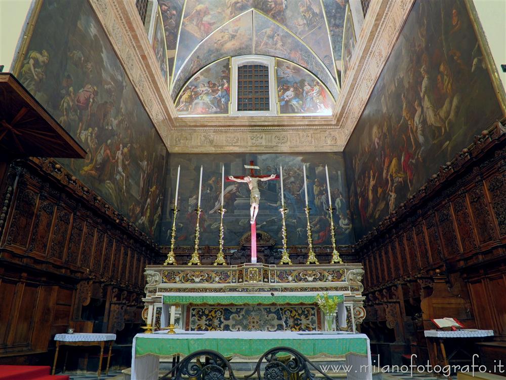 Gallipoli (Lecce) - Altare e coro maggiore del presbiterio del Duomo